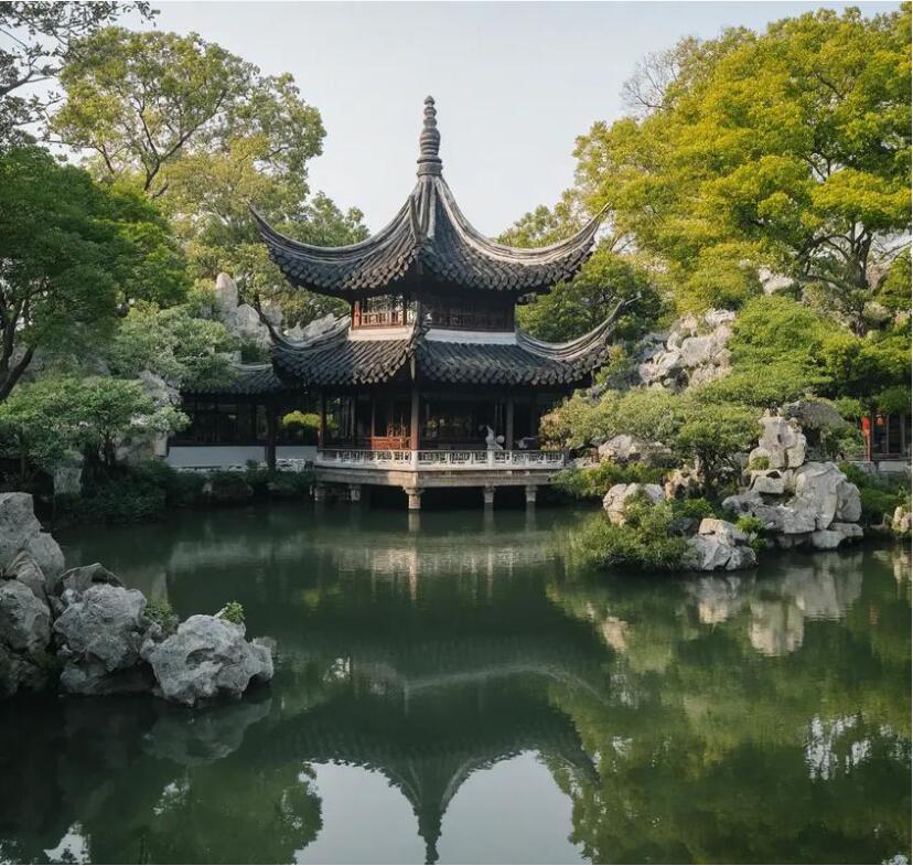 鹤岗南山凡松餐饮有限公司